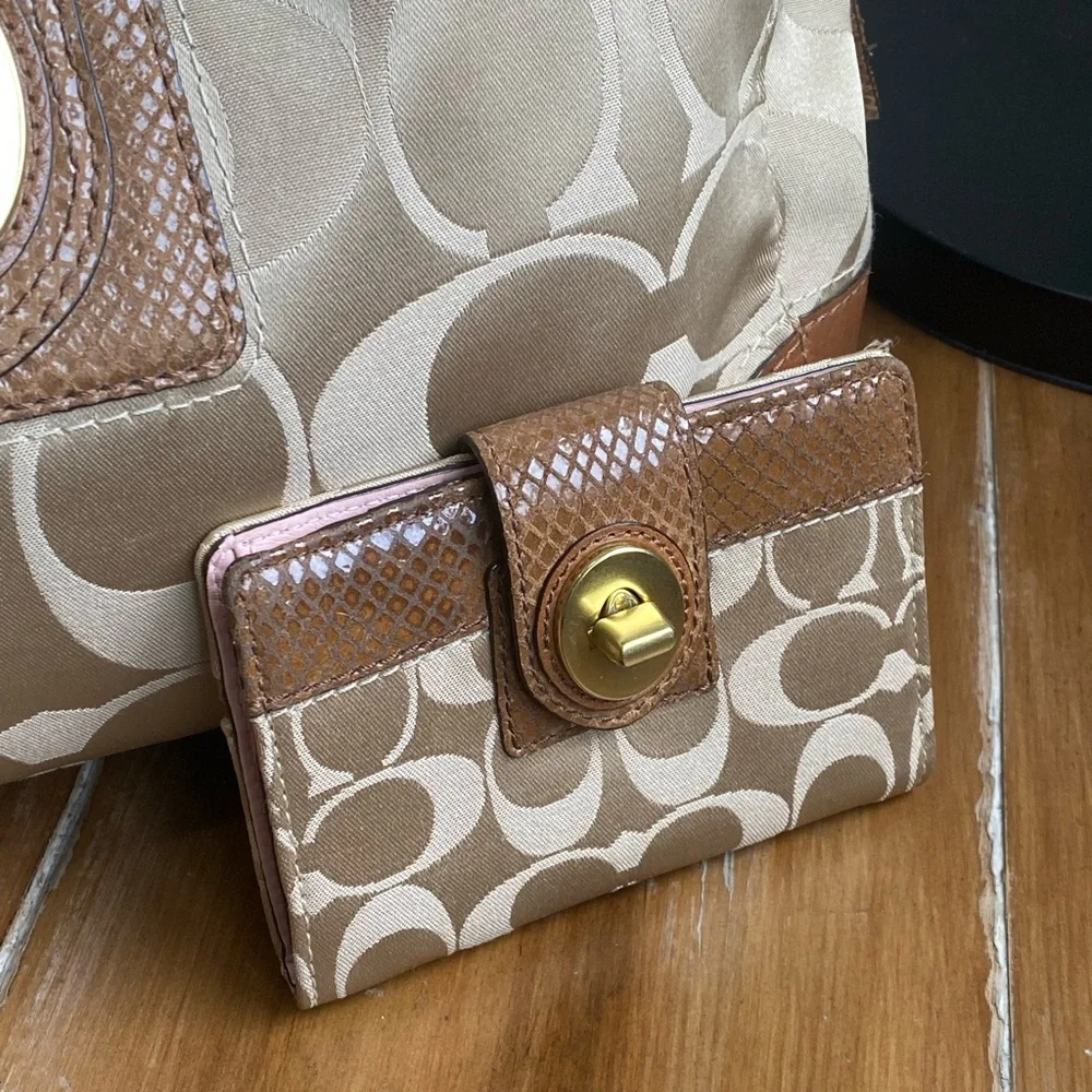 Coach Beige and Brown Signature Canvas Satchel With Wallet - Picture 4 of 12